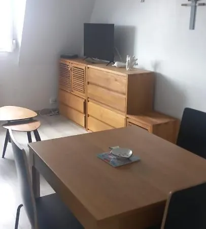 Lumineux Et Fonctionnel En Bord De Apartment