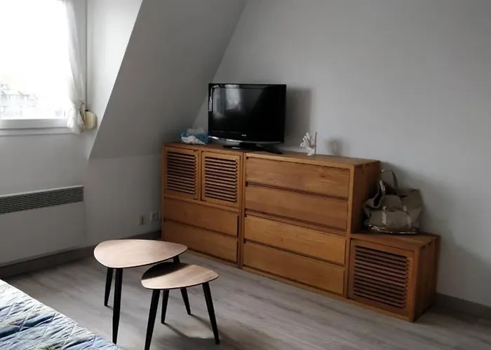 Lumineux Et Fonctionnel En Bord De アパート