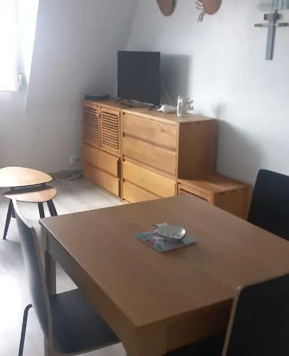 Lumineux Et Fonctionnel En Bord De アパート